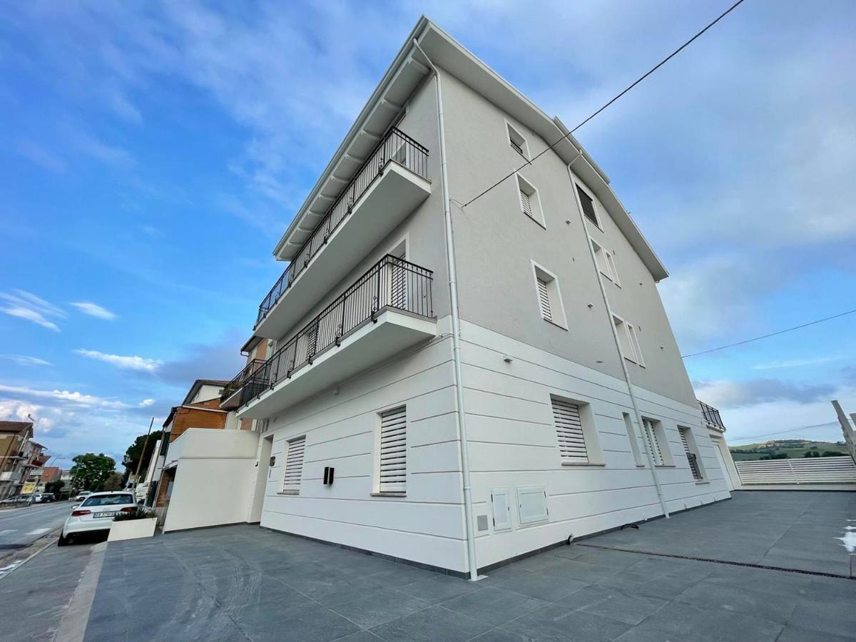 Otium Rooms / Camere E Appartamenti Morrovalle Buitenkant foto